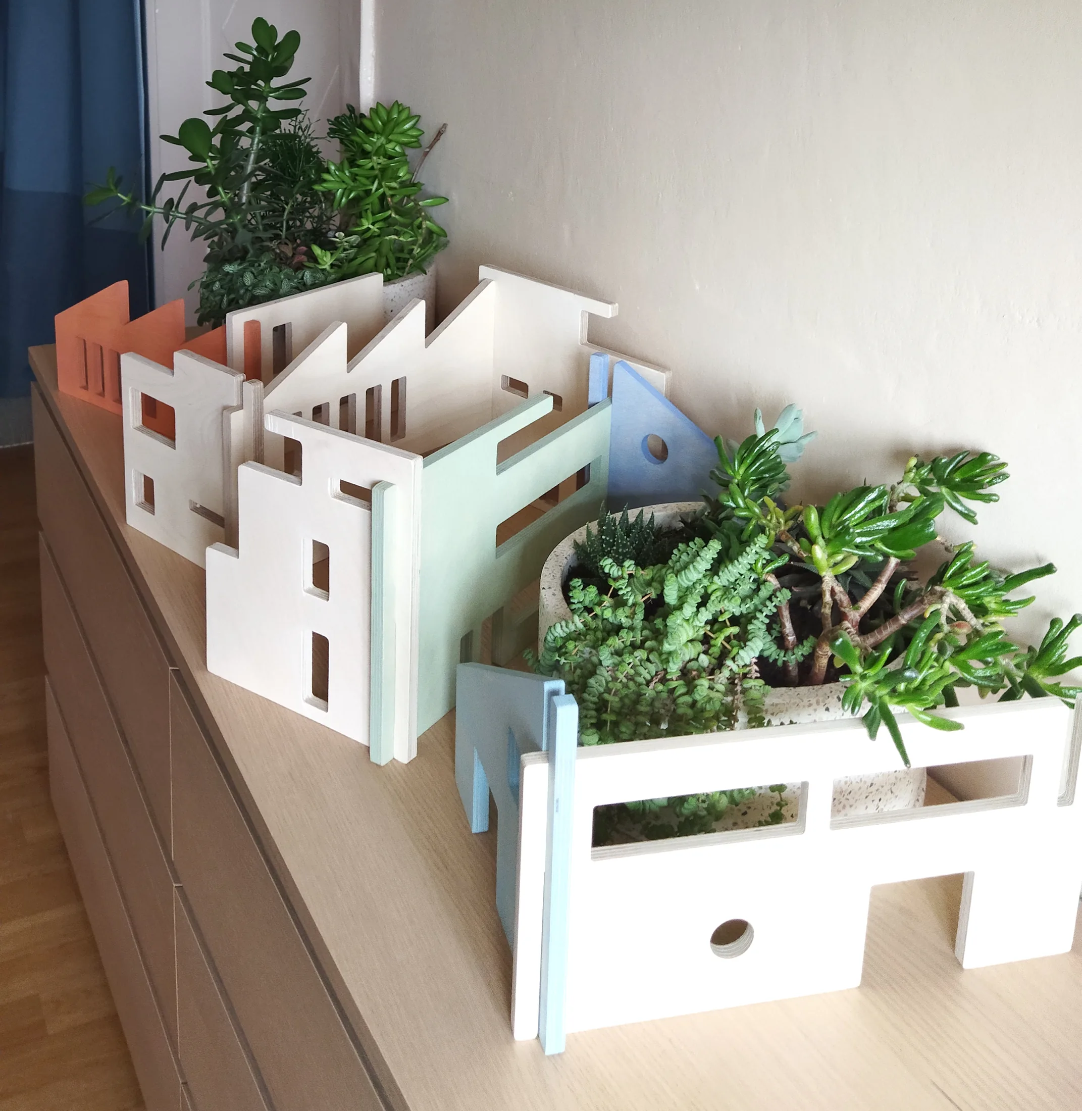 bytové doplňky z březové překližky, funkcionalismus minimalismus, produktový design, mixmag. ing. arch. Pavla Tylichová